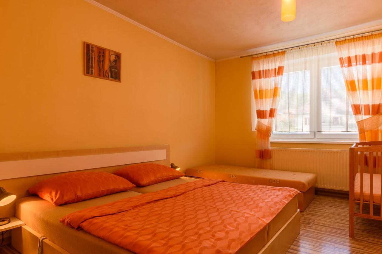 Apartman Elegant 2 Bešeňová Eksteriør billede